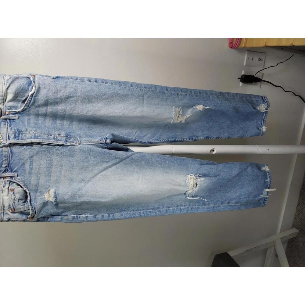 Light Wash Distressed Ankle Jeans - Women's Cropped Denim